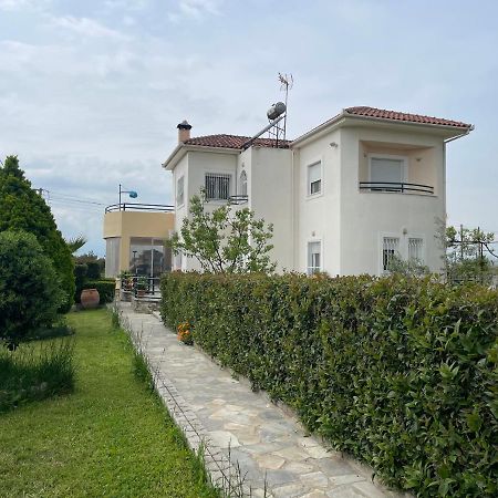 Seaside Apartment With Private Garden Néa Ankhíalos Esterno foto