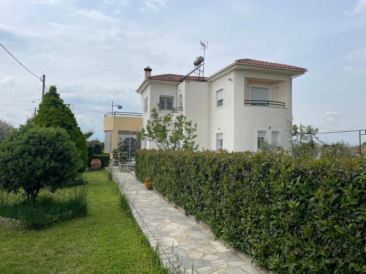Seaside Apartment With Private Garden Néa Ankhíalos Esterno foto